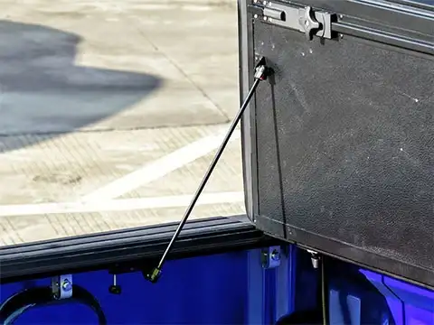Low Profile Hard Quad Fold Tonneau Cover For Cheverolet