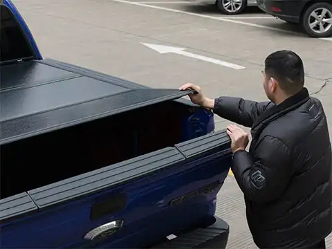 Low Profile Hard Tri-Fold Tonneau Cover for Ford